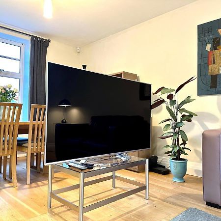 Desirable 2 Bedroom Apartment In Bicester That Sleeps 5 Eksteriør billede