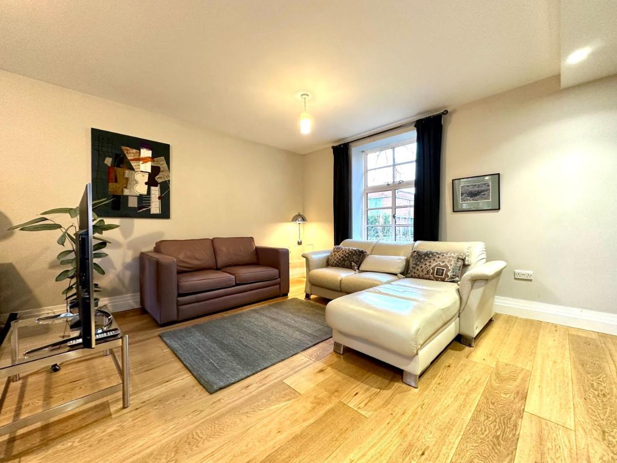 Desirable 2 Bedroom Apartment In Bicester That Sleeps 5 Eksteriør billede