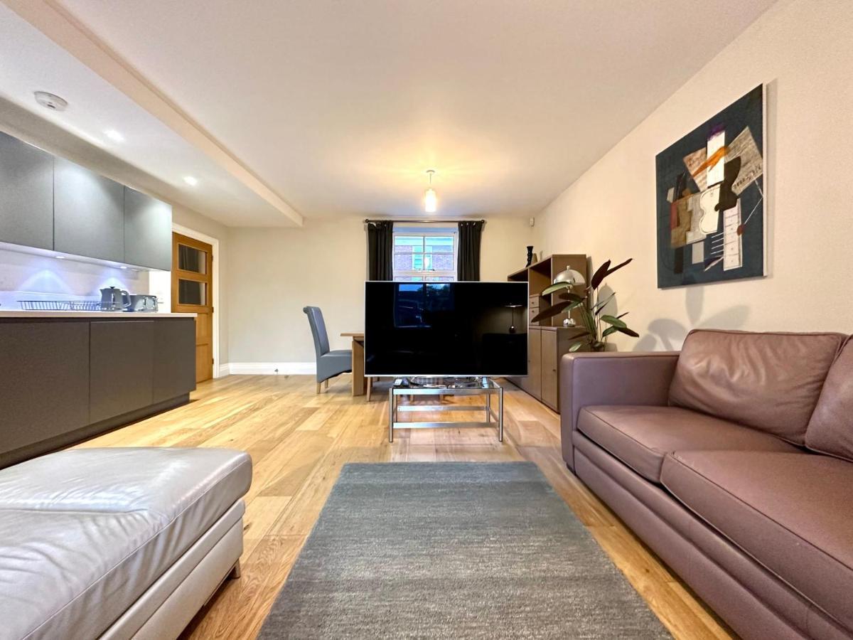 Desirable 2 Bedroom Apartment In Bicester That Sleeps 5 Eksteriør billede