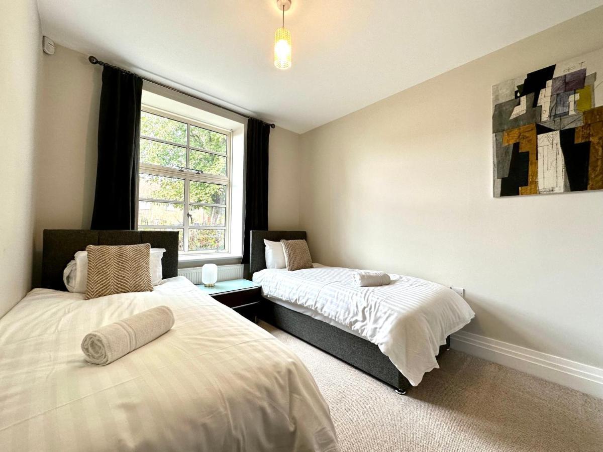 Desirable 2 Bedroom Apartment In Bicester That Sleeps 5 Eksteriør billede