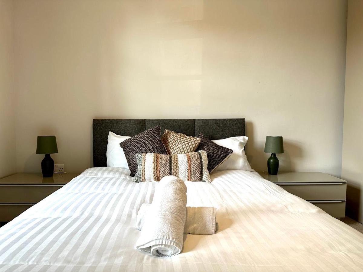 Desirable 2 Bedroom Apartment In Bicester That Sleeps 5 Eksteriør billede